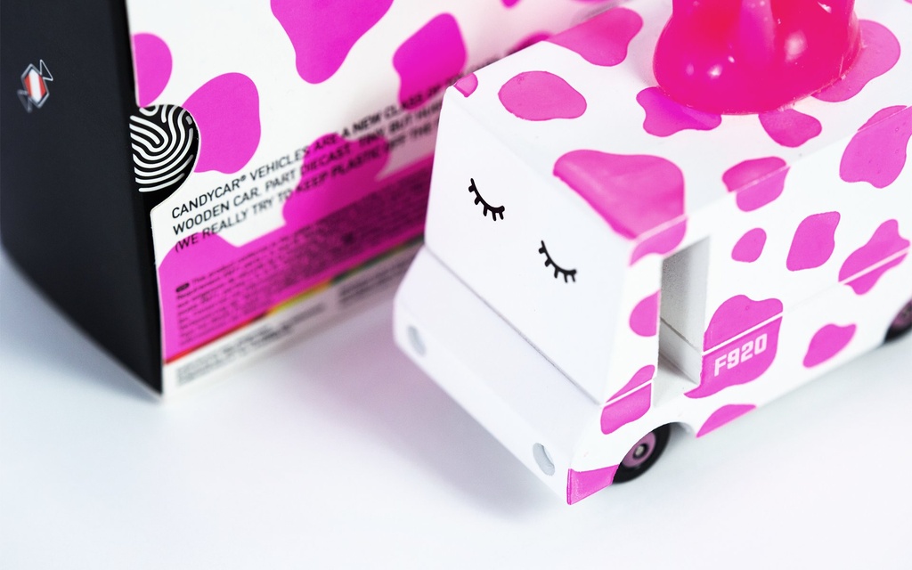 Stawberry-Moo-Van-closeup.webp