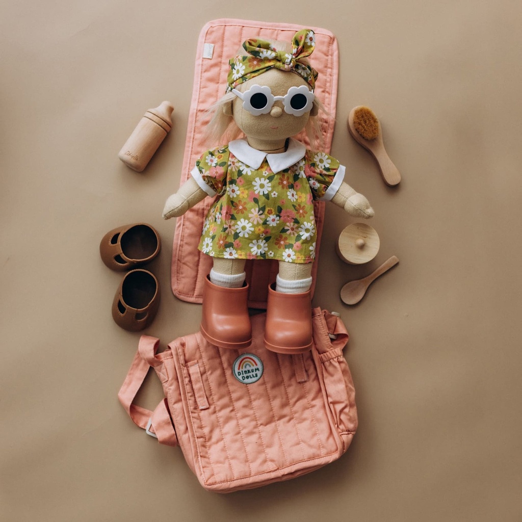 [review] Carrier-ConvertibleChanging-Bag-Mat-Rose-Lifestyle-1_aed6eced-edd0-4a46-9b72-8d78137933b4_2000x.jpg