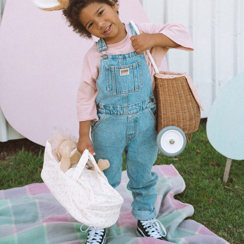 [review] dinkum-dolls-carry-cot-pansy-lifestyle-4_2000x-2.jpg