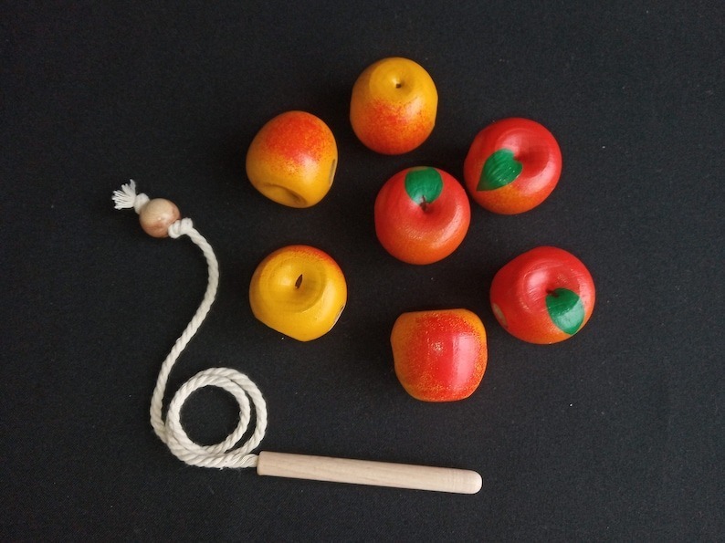 Lacing Apples