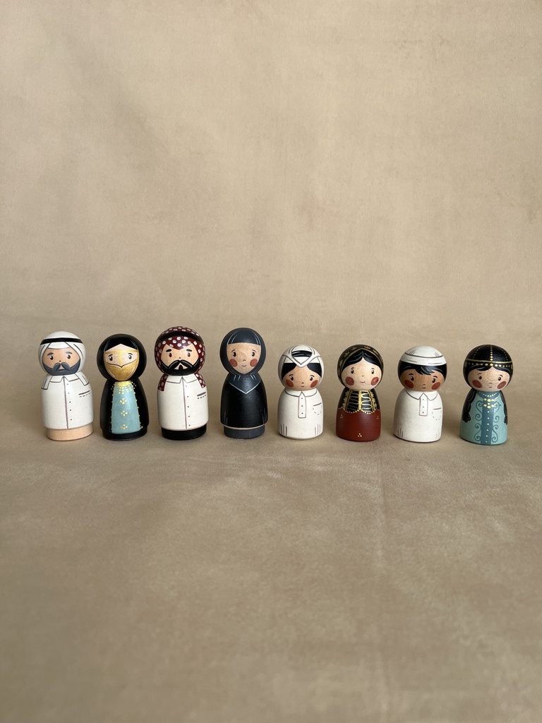 Qatari Family of 8